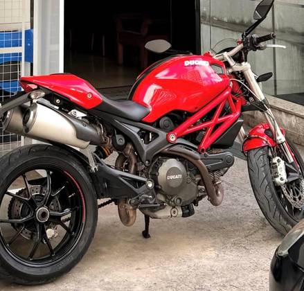 DUCATI MONSTER 796 